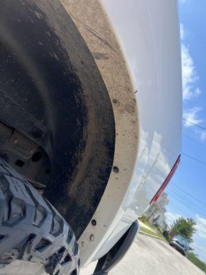 Wheel wells not touched at all