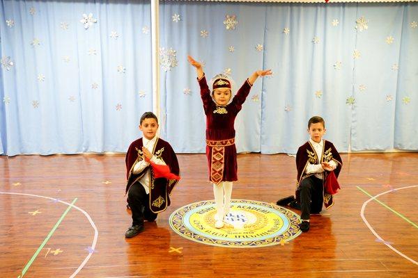 Traditional Armenian Dance