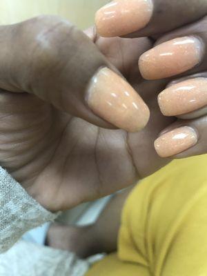 5/10 SNS nails cracked 3 days into manicure.