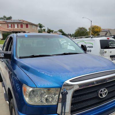 Toyota Tundra front windshield replacement