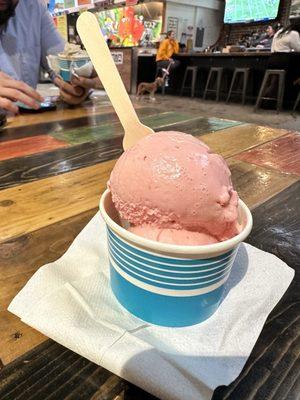 One scoop of Strawberry Swirl in a cup