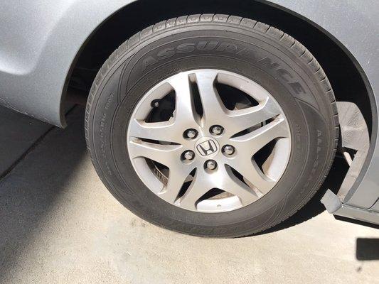 Picture of tire that shows wrong tire size.