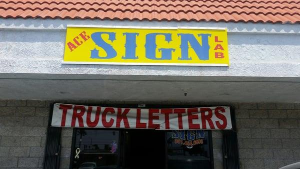 Truck Lettering