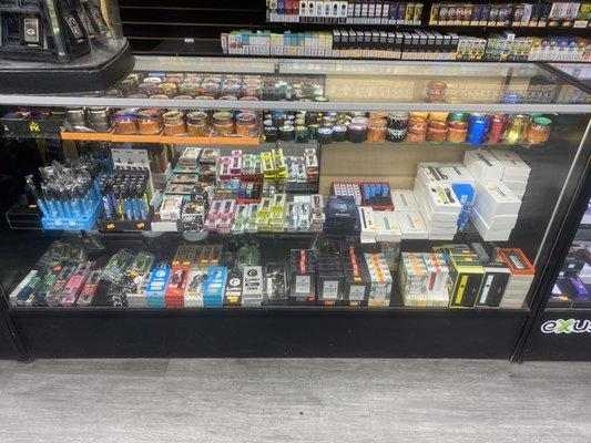 Cartridge batteries, 510 thread as well as yocan and wild series batteries