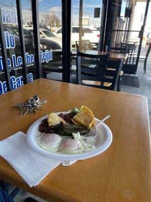 Que delicia, en Panadería y Pupuseria Mi Tierra!!! Reseda...