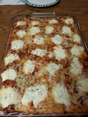 4 Cheese (Ricotta,Mozzarella,Pecorino Ramano, Provolone) Baked Ziti w Seasoned Ground Beef