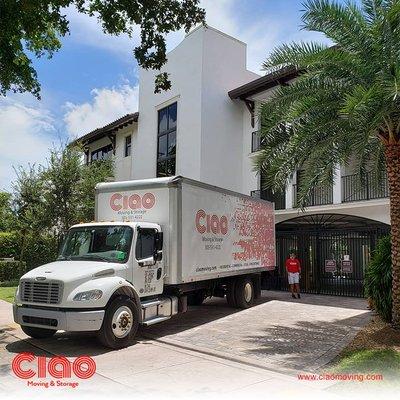 With us, moving is simple and without complications. 

Call us today for a free estimate!