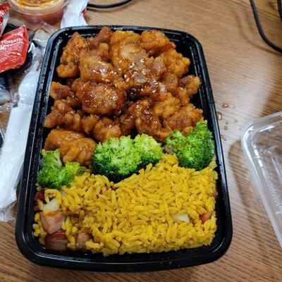 Sesame chicken lunch special