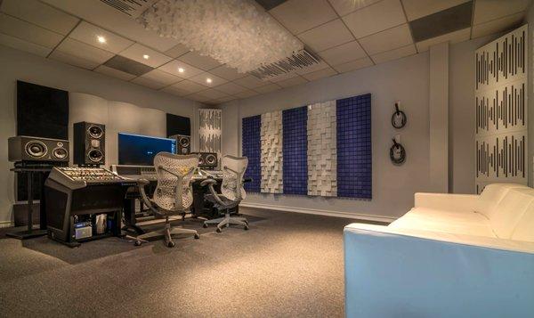 Our Demo Rooms Are Designed to Help You Evaluate Gear & Learn Workflows to Help Achieve Better Results In the Studio. We Encourage Learning!