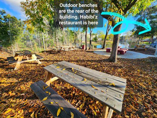 Amazing mini park with benches at the back of Habibi'z restaurant. Beautiful pond as well. Trail goes around pond - great place to walk!