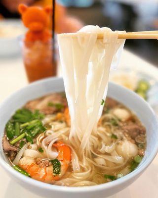 House Special with rice noodles - very tasty! Has shrimp, beef, fish balls, beef balls & ground pork