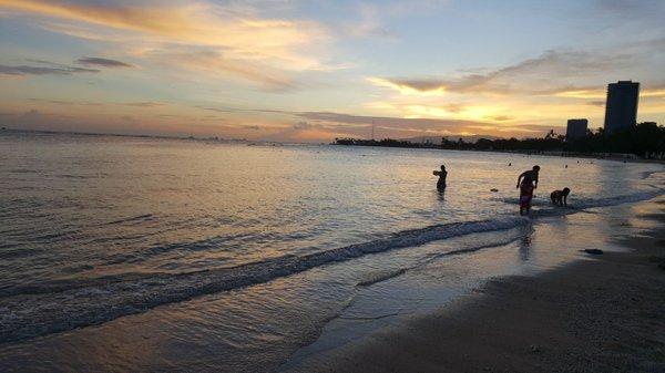 Ala Moana beach