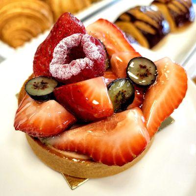 Mixed Fruit Tart (house custard filled)