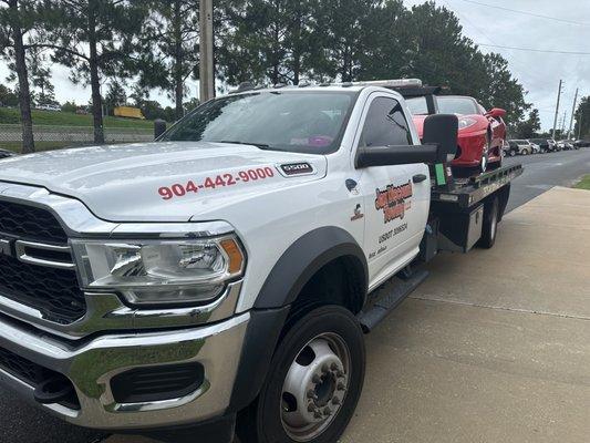 Call us for towing services, we are on the way!
Fair and reasonable price.