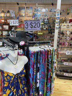 Lahaina Outlet Store. Outlets in Maui. Beach Towels, Sarongs, Affordable Hawaiian Outlet, Souvenir Shop in Maui. Visit Lahaina Outlet Store.