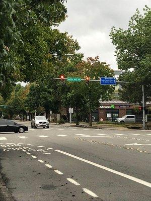 Perfect road condition, easy to see the traffic sign