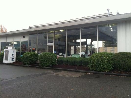 Southcenter Automotive Repair - the best place in Renton/Tukwila for auto repair! Shares bldg with the Chevron.