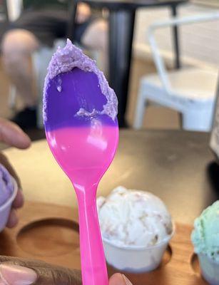 Color changing spoon