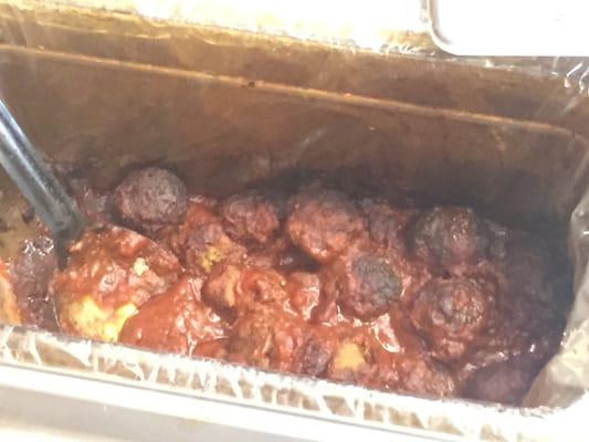 The management is absolutely incompetent. When I asked what he thought of the meatballs, he replied: "is delicious".