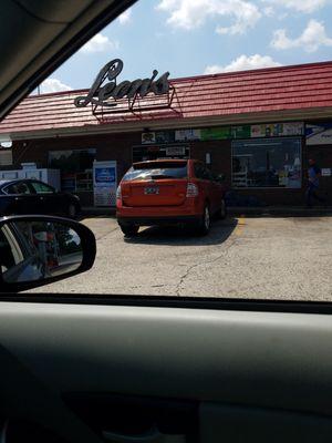 Leon's Food Mart