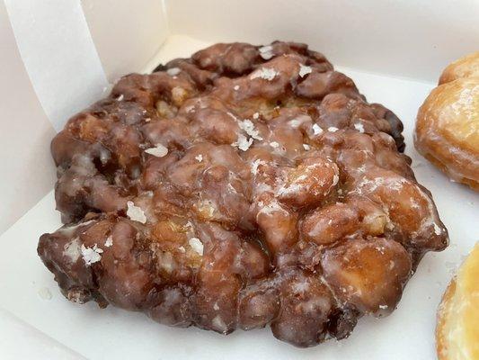 Apple fritter ($2.00 USD)