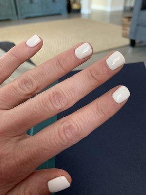 Gel manicure in white (#16)