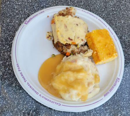 Shepherd's Pie/ mashed potatoes/ cornbread - 12/4/23