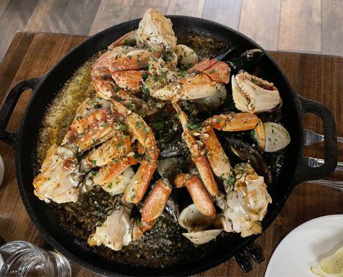 The highlight dish of the night! Dungeness crab seafood hot skillet