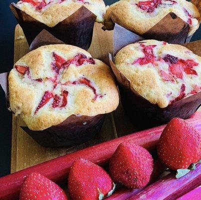 Strawberry rhubarb muffin