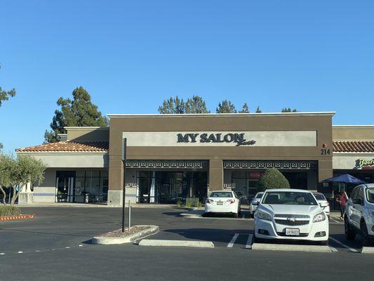 The front of the building where Ashley has her salon suite.