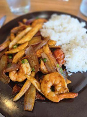 Shrimp saltado