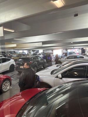 Staff washing cars while the office is full of people trying to rent. Pathetic