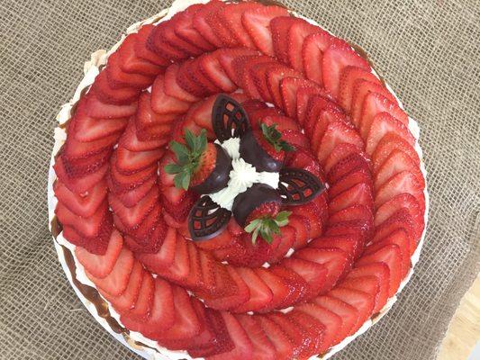 Strawberry & Pecan Pavlova