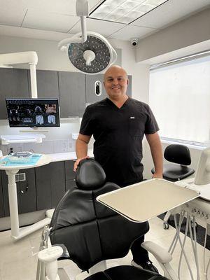 Sam I Naim, DDS - Encino Dental Implant Center