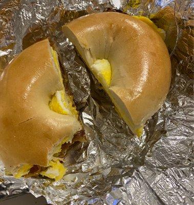 bacon egg and cheese bagel