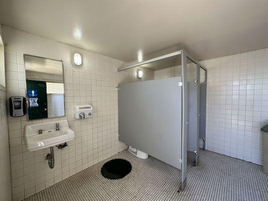 Yes, these are the public bathrooms to keep the SPS on their toes, was clean enough!