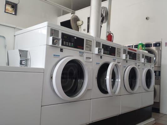 Laundry machines range from $2-5 load depending on which ones you choose. They are very clean and well maintained.