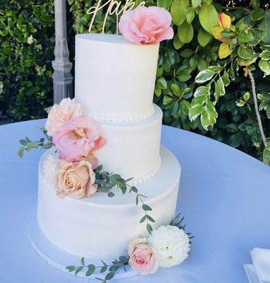 Lemon wedding cake