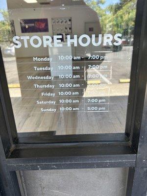 This is the store hours they claim to have but is in fact not true