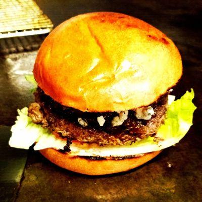 Beef burger with Caramelized onions and blue cheese