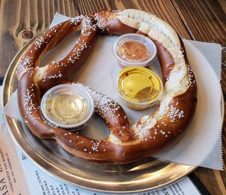 Pretzel at Casa Larga - The Chipotle Dip was Superb