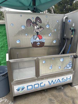 Dog wash station