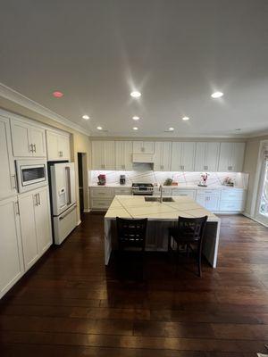 Amazing stunning 2 tone color kitchen