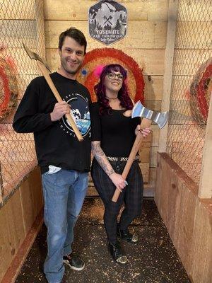 They let you hold these really sweet axes for pictures!