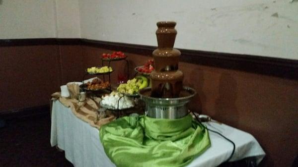 Reunion chocolate fountain... colors Kelly green and gold this is light green.