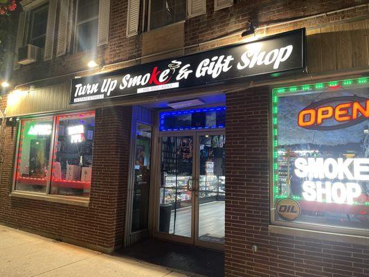 Turn up Smoke & Gift Shop