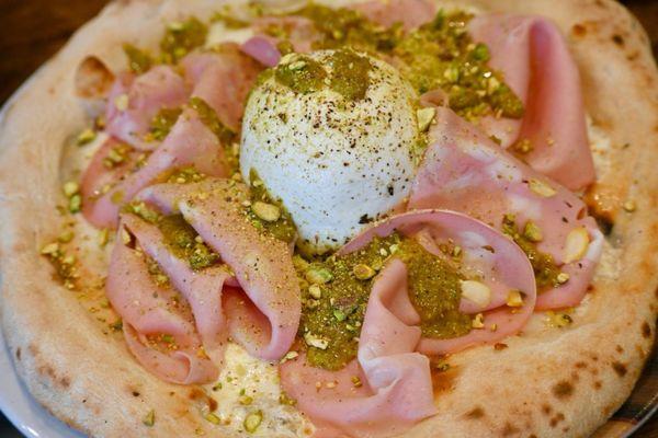 Mortadella pizza