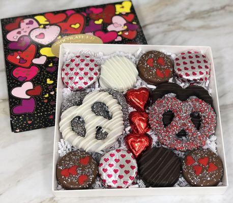 Valentine's Day Pretzel & Oreo Box