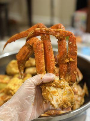 1 lb Snow Crab Clusters contains two clusters inside