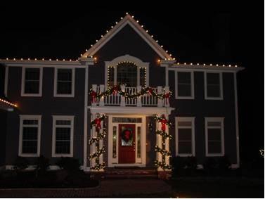 Professional Full Service Holiday Lighting and Decorating